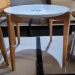 LOTE 076 - 01 MESA DE CENTRO EM MADEIRA (NO ESTADO, NÃO SABEMOS SE FUNCIONA. LEILÃO NÃO TEM GARANTIA E NEM DEVOLUÇÃO).
