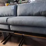 LOTE 093 - 02 SOFÁS DE CANTO CINZA (NO ESTADO, NÃO SABEMOS SE FUNCIONA. LEILÃO NÃO TEM GARANTIA E NEM DEVOLUÇÃO).