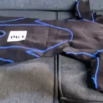 LOTE 061 - 01 ROUPA PARA MERGULHO TAMANHO G 01 SAPATO TAMANHO 39 LEOMAR (NO ESTADO, NÃO SABEMOS SE FUNCIONA. LEILÃO NÃO TEM GARANTIA E NEM DEVOLUÇÃO).