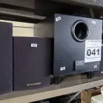 LOTE 041 - 01 CAIXA SUB PIONNER E 04 CAIXAS PIONNER DE VOZ (NO ESTADO, NÃO SABEMOS SE FUNCIONA. LEILÃO NÃO TEM GARANTIA E NEM DEVOLUÇÃO). 