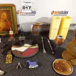 LOTE 017 - 01 LOTE COM ARTIGOS PARA DECORAÇÃO, COPOS PARA CHIMARRÃO, VELAS , QUADROS (NO ESTADO, NÃO SABEMOS SE FUNCIONA. LEILÃO NÃO TEM GARANTIA E NEM DEVOLUÇÃO).