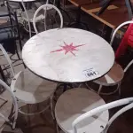 LOTE 061 - 01 CONJUNTO DE MESA COM 04 CADEIRAS STELA ARTOIS. (NO ESTADO, NÃO SABEMOS SE FUNCIONA. LEILÃO NÃO TEM GARANTIA E NEM DEVOLUÇÃO).
