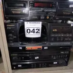 LOTE 042 - 01 ESTÉREO CASSETE CT W606DR PIONNER ,01 DISC PLAYER PD F907 PIONNER ,01 RECEIVER VSX D457 PIONNER (NO ESTADO, NÃO SABEMOS SE FUNCIONA. LEILÃO NÃO TEM GARANTIA E NEM DEVOLUÇÃO).
