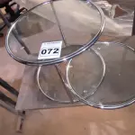 LOTE 072 - 01 MESA DE CENTRO COM VIDROS (NO ESTADO, NÃO SABEMOS SE FUNCIONA. LEILÃO NÃO TEM GARANTIA E NEM DEVOLUÇÃO).