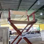 LOTE 045 - 01 CADEIRA EM MADEIRA DOBRÁVEL (NO ESTADO, NÃO SABEMOS SE FUNCIONA. LEILÃO NÃO TEM GARANTIA E NEM DEVOLUÇÃO).
