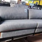 LOTE 093 - 02 SOFÁS DE CANTO CINZA (NO ESTADO, NÃO SABEMOS SE FUNCIONA. LEILÃO NÃO TEM GARANTIA E NEM DEVOLUÇÃO).