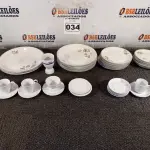 LOTE 034 - 01 LOTE COM PRATOS EM PORCELANA MEDAILLON RENNER E XICARAS EM PORCELANA SCHMIDT (NO ESTADO, NÃO SABEMOS SE FUNCIONA. LEILÃO NÃO TEM GARANTIA E NEM DEVOLUÇÃO).