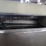 LOTE 100 - 01 MÁQUINA DE GELO EVEREST ECG  150KG/DIA COM AVARIAS EM AÇO INOX. (NO ESTADO, NÃO SABEMOS SE FUNCIONA. LEILÃO NÃO TEM GARANTIA E NEM DEVOLUÇÃO).