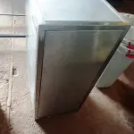 LOTE 187 - 01 CARRINHO DE TRANSPORTE DE ALIMENTOS PARA 11 BANDEJAS COM RODINHAS EM AÇO INOX. (NO ESTADO, NÃO SABEMOS SE FUNCIONA. LEILÃO NÃO TEM GARANTIA E NEM DEVOLUÇÃO).