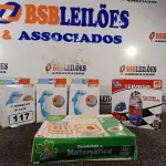LOTE 117 - 04 BONECOS JOÃO TEIMOSO E 01 JOGO DESCOBRINDO A MATEMÁTICA. (NO ESTADO) ATENÇÃO! FAZER A VISITAÇÃO ANTES DE ARREMATAR, NÃO SABEMOS SE FUNCIONA. LEILÃO NÃO TEM GARANTIA E NEM DEVOLUÇÃO, SUJEITO A POSSÍVEIS AVARIAS VISÍVEIS/OCULTAS E/OU AUSÊNCIA DE COMPONENTES.