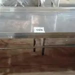 LOTE 109 - 01 MESA COM ESPELHO 178CMX50CM EM AÇO INOX.(NO ESTADO, NÃO SABEMOS SE FUNCIONA. LEILÃO NÃO TEM GARANTIA E NEM DEVOLUÇÃO).