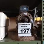 LOTE 197 - 01 MOTOR ELÉTRICO. (NO ESTADO) ATENÇÃO! FAZER A VISITAÇÃO ANTES DE ARREMATAR, NÃO SABEMOS SE FUNCIONA. LEILÃO NÃO TEM GARANTIA E NEM DEVOLUÇÃO, SUJEITO A POSSÍVEIS AVARIAS VISÍVEIS/OCULTAS E/OU AUSÊNCIA DE COMPONENTES.