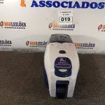 LOTE 019 - 01 IMPRESSORA DE CARTÕES MARCA ZEBRA ZXP SERIE3. (NO ESTADO) ATENÇÃO! FAZER A VISITAÇÃO ANTES DE ARREMATAR, NÃO SABEMOS SE FUNCIONA. LEILÃO NÃO TEM GARANTIA E NEM DEVOLUÇÃO, SUJEITO A POSSÍVEIS AVARIAS VISÍVEIS/OCULTAS E/OU AUSÊNCIA DE COMPONENTES.