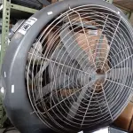 LOTE 146 - 01 VENTILADOR/UMIDIFICADOR COM MOTOR MONOFÁSICO 220V. (NO ESTADO) ATENÇÃO! FAZER A VISITAÇÃO ANTES DE ARREMATAR, NÃO SABEMOS SE FUNCIONA. LEILÃO NÃO TEM GARANTIA E NEM DEVOLUÇÃO, SUJEITO A POSSÍVEIS AVARIAS VISÍVEIS/OCULTAS E/OU AUSÊNCIA DE COMPONENTES.