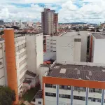LOTE 001 - 01 LOTE COM ÁREA DO TOTAL: 24.174.00 m², 06 BLOCOS DE 2, 4, 6 E 7 ANDARES. COM ÁREA CONSTRUIDA DE 21.186,00 m², AO LADO DO ASSAÍ ATACADISTA, MATRÍCULA: 44.794. LOCALIZADO NA AVENIDA UNIVERSITÁRIA Nº683.  (NO ESTADO) (AGENDAR VISTORIA 61-98153-0503 WHATSAPP)