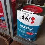 LOTE 096 - 01 LATA DE TINTA IQUINE DIATEX PINTA MAIS 18L FOSCO AVELUDADO COR MARFIM. (NO ESTADO) ATENÇÃO! FAZER A VISITAÇÃO ANTES DE ARREMATAR, NÃO SABEMOS SE FUNCIONA. LEILÃO NÃO TEM GARANTIA E NEM DEVOLUÇÃO, SUJEITO A POSSÍVEIS AVARIAS VISÍVEIS/OCULTAS E/OU AUSÊNCIA DE COMPONENTES.