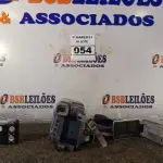 LOTE 054 - 02 FILMADORAS E 01 CÂMERA FOTOGRÁFICA DIGITAL. (NO ESTADO) ATENÇÃO! FAZER A VISITAÇÃO ANTES DE ARREMATAR, NÃO SABEMOS SE FUNCIONA. LEILÃO NÃO TEM GARANTIA E NEM DEVOLUÇÃO, SUJEITO A POSSÍVEIS AVARIAS VISÍVEIS/OCULTAS E/OU AUSÊNCIA DE COMPONENTES.