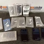 LOTE 087 - 01 LOTE COM VÁRIAS TELAS DE CELULARES MARCAS E MODELOS DIVERSOS. (NO ESTADO) ATENÇÃO! FAZER A VISITAÇÃO ANTES DE ARREMATAR, NÃO SABEMOS SE FUNCIONA. LEILÃO NÃO TEM GARANTIA E NEM DEVOLUÇÃO, SUJEITO A POSSÍVEIS AVARIAS VISÍVEIS/OCULTAS E/OU AUSÊNCIA DE COMPONENTES.
