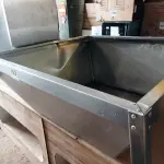 LOTE 163 - 01 COIFA EM AÇO INOX MEDINDO 126CMX120CM. (NO ESTADO, NÃO SABEMOS SE FUNCIONA. LEILÃO NÃO TEM GARANTIA E NEM DEVOLUÇÃO).