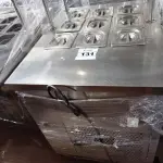 LOTE 131 - 01 BALCÃO INDUSTRIAL REFRIGERADO COM 09 CUBAS E 04 PASSADORES EM AÇO INOX. (NO ESTADO. LEILÃO NÃO TEM GARANTIA E NEM DEVOLUÇÃO).