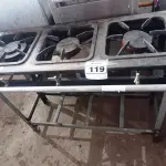 LOTE 119 - 01 FOGÃO INDUSTRIAL METALMAQ 3 BOCAS EM LINHA. (NO ESTADO, NÃO SABEMOS SE FUNCIONA. LEILÃO NÃO TEM GARANTIA E NEM DEVOLUÇÃO).