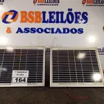 LOTE 164 - 02 PAINÉIS SOLARES 18V 10W. (NO ESTADO) ATENÇÃO! FAZER A VISITAÇÃO ANTES DE ARREMATAR, NÃO SABEMOS SE FUNCIONA. LEILÃO NÃO TEM GARANTIA E NEM DEVOLUÇÃO, SUJEITO A POSSÍVEIS AVARIAS VISÍVEIS/OCULTAS E/OU AUSÊNCIA DE COMPONENTES.