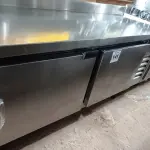 LOTE 141 - 01 BALCÃO REFRIGERADO MARCA PPIENK  EM AÇO INOX MEDINDO 180CMX71CM. (NO ESTADO. LEILÃO NÃO TEM GARANTIA E NEM DEVOLUÇÃO). 