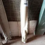 LOTE 169 - 01 TOLDO ESTILO CORTINA MEDINDO 310CMX400CM (CXA). (NO ESTADO, NÃO SABEMOS SE FUNCIONA. LEILÃO NÃO TEM GARANTIA E NEM DEVOLUÇÃO).