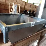 LOTE 163 - 01 COIFA EM AÇO INOX MEDINDO 126CMX120CM. (NO ESTADO, NÃO SABEMOS SE FUNCIONA. LEILÃO NÃO TEM GARANTIA E NEM DEVOLUÇÃO).