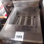 LOTE 105 - 01 FRITADEIRA INDUSTRIAL ALTA PRESSÃO ZONA FRIA INCOMPLETA EM AÇO INOX.(NO ESTADO, NÃO SABEMOS SE FUNCIONA. LEILÃO NÃO TEM GARANTIA E NEM DEVOLUÇÃO).