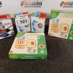 LOTE 101 - 03 BONECOS JOÃO TEIMOSO E 02 JOGOS DESCOBRINDO A MATEMÁTICA. (NO ESTADO) ATENÇÃO! FAZER A VISITAÇÃO ANTES DE ARREMATAR, NÃO SABEMOS SE FUNCIONA. LEILÃO NÃO TEM GARANTIA E NEM DEVOLUÇÃO, SUJEITO A POSSÍVEIS AVARIAS VISÍVEIS/OCULTAS E/OU AUSÊNCIA DE COMPONENTES.