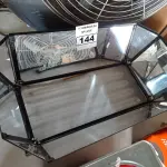 LOTE 144 - 01 LUMINÁRIA PARA ESTÚDIO LINE PRO. (NO ESTADO) ATENÇÃO! FAZER A VISITAÇÃO ANTES DE ARREMATAR, NÃO SABEMOS SE FUNCIONA. LEILÃO NÃO TEM GARANTIA E NEM DEVOLUÇÃO, SUJEITO A POSSÍVEIS AVARIAS VISÍVEIS/OCULTAS E/OU AUSÊNCIA DE COMPONENTES.