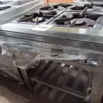 LOTE 126 - 01 FOGÃO INDUSTRIAL A GÁS 04 BOCAS EM AÇO INOX PARA FAST FOOD SERVINOX. (NO ESTADO. LEILÃO NÃO TEM GARANTIA E NEM DEVOLUÇÃO).
