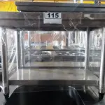 LOTE 115 - 01 MESINHA MEDINDO 75CMX40CM EM AÇO INOX COM PANELEIRO. (NO ESTADO, NÃO SABEMOS SE FUNCIONA. LEILÃO NÃO TEM GARANTIA E NEM DEVOLUÇÃO).
