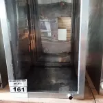 LOTE 161 - 01 COIFA EM AÇO INOX, MEDINDO 100CMX40CM. (NO ESTADO, NÃO SABEMOS SE FUNCIONA. LEILÃO NÃO TEM GARANTIA E NEM DEVOLUÇÃO).