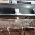 LOTE 113 - 01 PIA COM 02 TANQUES MEDINDO 257CMX61CM EM AÇO INOX 304. (NO ESTADO, NÃO SABEMOS SE FUNCIONA. LEILÃO NÃO TEM GARANTIA E NEM DEVOLUÇÃO).