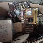 LOTE 173 - 01 LOTE COM VÁRIAS PLACAS MÃE E FONTES PARA PC MARCAS E MODELOS DIVERSOS. (NO ESTADO) ATENÇÃO! FAZER A VISITAÇÃO ANTES DE ARREMATAR, NÃO SABEMOS SE FUNCIONA. LEILÃO NÃO TEM GARANTIA E NEM DEVOLUÇÃO, SUJEITO A POSSÍVEIS AVARIAS VISÍVEIS/OCULTAS E/OU AUSÊNCIA DE COMPONENTES.