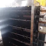 LOTE 117 - 01 ASSADEIRA DE FRANGO VENANCIO PARA 30 FRANGOS COM 06 ESPETOS EM AÇO INOX. (NO ESTADO, NÃO SABEMOS SE FUNCIONA.LEILÃO NÃO TEM GARANTIA E NEM DEVOLUÇÃO).