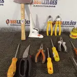 LOTE 021 - 01 LOTE COM FERRAMENTAS DIVERSAS. (NO ESTADO) ATENÇÃO! FAZER A VISITAÇÃO ANTES DE ARREMATAR, NÃO SABEMOS SE FUNCIONA. LEILÃO NÃO TEM GARANTIA E NEM DEVOLUÇÃO, SUJEITO A POSSÍVEIS AVARIAS VISÍVEIS/OCULTAS E/OU AUSÊNCIA DE COMPONENTES.