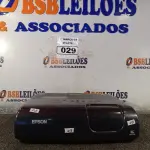 LOTE 029 - 01 PROJETOR MULTIMIDIA MARCA EPSON. (NO ESTADO) ATENÇÃO! FAZER A VISITAÇÃO ANTES DE ARREMATAR, NÃO SABEMOS SE FUNCIONA. LEILÃO NÃO TEM GARANTIA E NEM DEVOLUÇÃO, SUJEITO A POSSÍVEIS AVARIAS VISÍVEIS/OCULTAS E/OU AUSÊNCIA DE COMPONENTES.