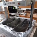 LOTE 146 - 01 AQUECEDOR DE BATATAS/SALGADOS INDUSTRIAL EM AÇO INOX COM 03 BOJOS PARA FEST FOOD. (NO ESTADO, NÃO SABEMOS SE FUNCIONA. LEILÃO NÃO TEM GARANTIA E NEM DEVOLUÇÃO).