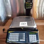 LOTE 157 - 01 BALANÇA ETIQUETADORA URANO ATÉ 30KG. (NO ESTADO, NÃO SABEMOS SE FUNCIONA. LEILÃO NÃO TEM GARANTIA E NEM DEVOLUÇÃO).