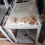 LOTE 122 - 01 CARRINHO DE FERRO PARA TRANSPORTE DE ALIMENTOS, MEDINDO 90CMX61CM. (NO ESTADO, NÃO SABEMOS SE FUNCIONA. LEILÃO NÃO TEM GARANTIA E NEM DEVOLUÇÃO).
