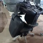 LOTE 483 - 02 CADEIRAS PARA ESCRITÓRIO COM PÉS GIRATÓRIOS. (NO ESTADO) ATENÇÃO! FAZER A VISITAÇÃO ANTES DE ARREMATAR, NÃO SABEMOS SE FUNCIONA. LEILÃO NÃO TEM GARANTIA E NEM DEVOLUÇÃO, SUJEITO A POSSÍVEIS AVARIAS VISÍVEIS/OCULTAS E/OU AUSÊNCIA DE COMPONENTES.