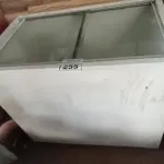 LOTE 255 - 01 FREEZER HORIZONTAL COM TAMPAS DE CORRER 220V. (NO ESTADO) ATENÇÃO! FAZER A VISITAÇÃO ANTES DE ARREMATAR, NÃO SABEMOS SE FUNCIONA. LEILÃO NÃO TEM GARANTIA E NEM DEVOLUÇÃO, SUJEITO A POSSÍVEIS AVARIAS VISÍVEIS/OCULTAS E/OU AUSÊNCIA DE COMPONENTES.