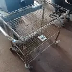 LOTE 364 - 01 CARRINHO PARA TRANSPORTE DE ALIMENTOS. (NO ESTADO) ATENÇÃO! FAZER A VISITAÇÃO ANTES DE ARREMATAR, NÃO SABEMOS SE FUNCIONA. LEILÃO NÃO TEM GARANTIA E NEM DEVOLUÇÃO, SUJEITO A POSSÍVEIS AVARIAS VISÍVEIS/OCULTAS E/OU AUSÊNCIA DE COMPONENTES.