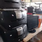 LOTE 371 - 05 IMPRESSORAS MARCAS LEXMARK MODELO E342N E 05 MONITORES MARCAS E MODELOS DIVERSOS PARA RETIRADA DE PEÇAS. (NO ESTADO) ATENÇÃO! FAZER A VISITAÇÃO ANTES DE ARREMATAR, NÃO SABEMOS SE FUNCIONA. LEILÃO NÃO TEM GARANTIA E NEM DEVOLUÇÃO, SUJEITO A POSSÍVEIS AVARIAS VISÍVEIS/OCULTAS E/OU AUSÊNCIA DE COMPONENTES.