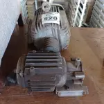 LOTE 520 - 02 MOTORES ELÉTRICOS. (NO ESTADO) ATENÇÃO! FAZER A VISITAÇÃO ANTES DE ARREMATAR, NÃO SABEMOS SE FUNCIONA. LEILÃO NÃO TEM GARANTIA E NEM DEVOLUÇÃO, SUJEITO A POSSÍVEIS AVARIAS VISÍVEIS/OCULTAS E/OU AUSÊNCIA DE COMPONENTES.
