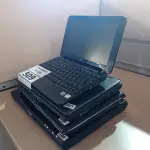 LOTE 509 - 04 NOTEBOOKS PARA RETIRADA DE PEÇAS. (NO ESTADO) ATENÇÃO! FAZER A VISITAÇÃO ANTES DE ARREMATAR, NÃO SABEMOS SE FUNCIONA. LEILÃO NÃO TEM GARANTIA E NEM DEVOLUÇÃO, SUJEITO A POSSÍVEIS AVARIAS VISÍVEIS/OCULTAS E/OU AUSÊNCIA DE COMPONENTES.