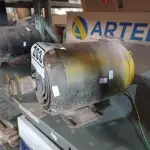 LOTE 203 - 01 MOTOR ELÉTRICO. (NO ESTADO) ATENÇÃO! FAZER A VISITAÇÃO ANTES DE ARREMATAR, NÃO SABEMOS SE FUNCIONA. LEILÃO NÃO TEM GARANTIA E NEM DEVOLUÇÃO, SUJEITO A POSSÍVEIS AVARIAS VISÍVEIS/OCULTAS E/OU AUSÊNCIA DE COMPONENTES.